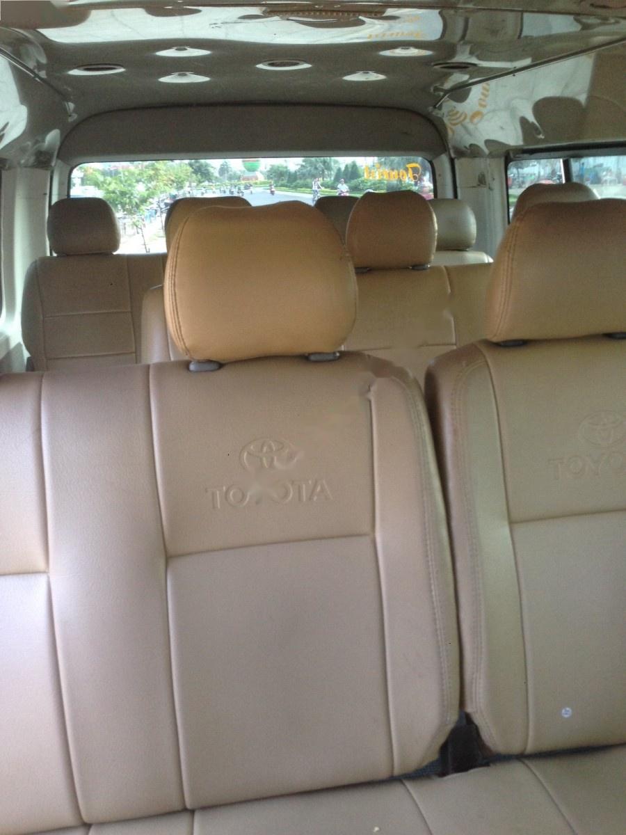 Toyota Hiace 2006 - Cần bán Toyota Hiace năm 2006, màu trắng giá cạnh tranh