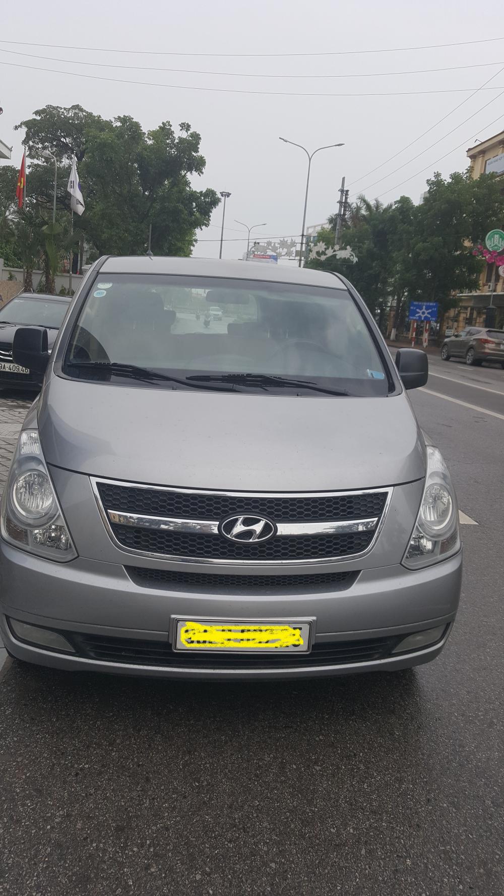 Hyundai Starex 2014 - Cần bán lại xe Hyundai Starex đời 2014, màu bạc, xe nhập