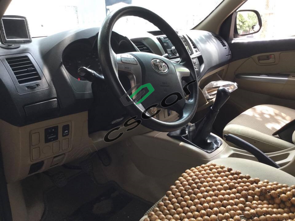Toyota Hilux E 2014 - Chủ xe trực tiếp bán xe Hilux E 2014, màu bạc