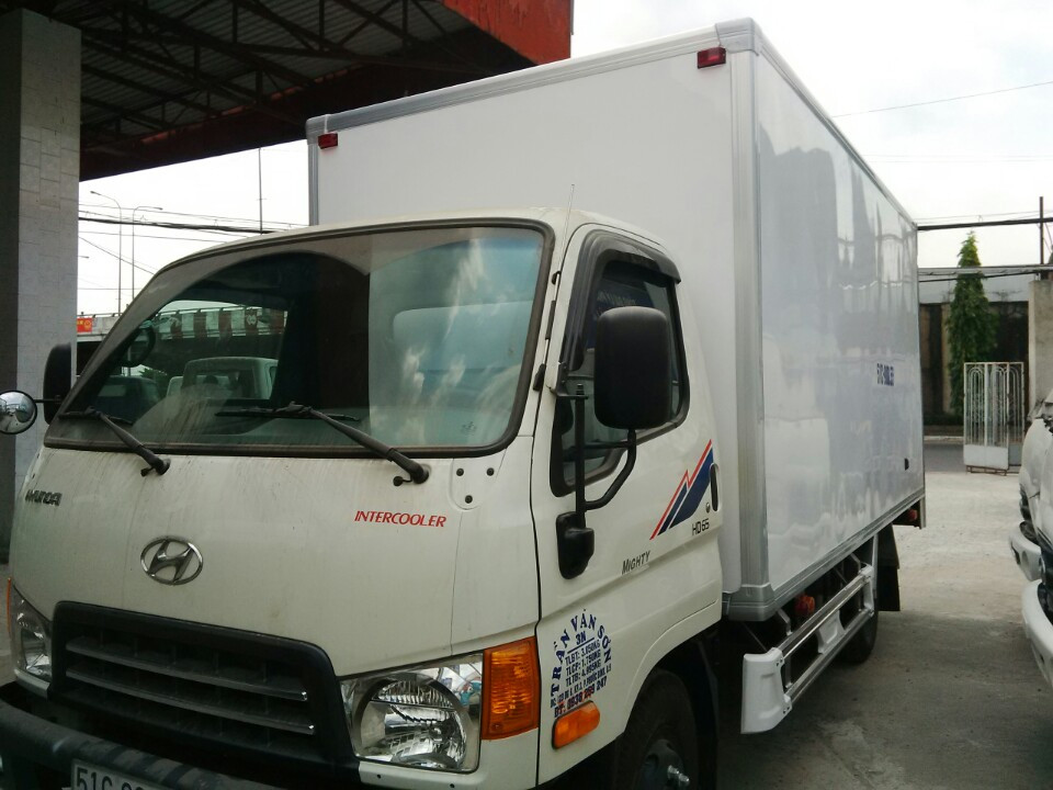 Hyundai HD  65 2016 - Bán xe Hyundai HD65 đời 2017, màu trắng, giá cạnh tranh. LH: 097.567.1233