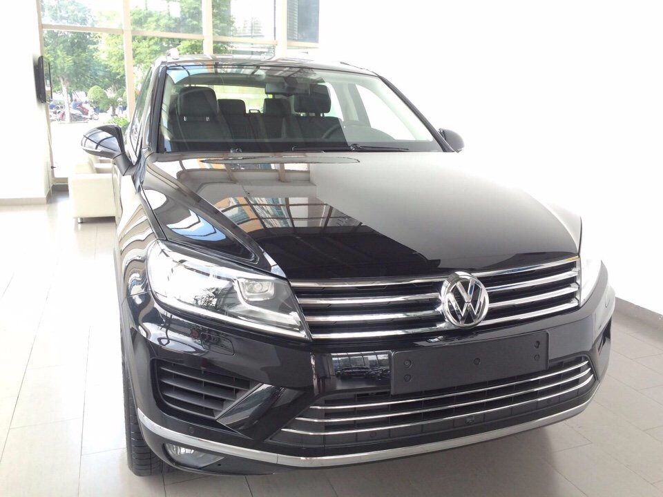 Volkswagen Touareg GP 2014 - VW Việt Nam bán Volkswagen Touareg GP đời 2014, màu đen, xe nhập mới 100%, cam kết giá tốt. LH Hương: 0902.608.293