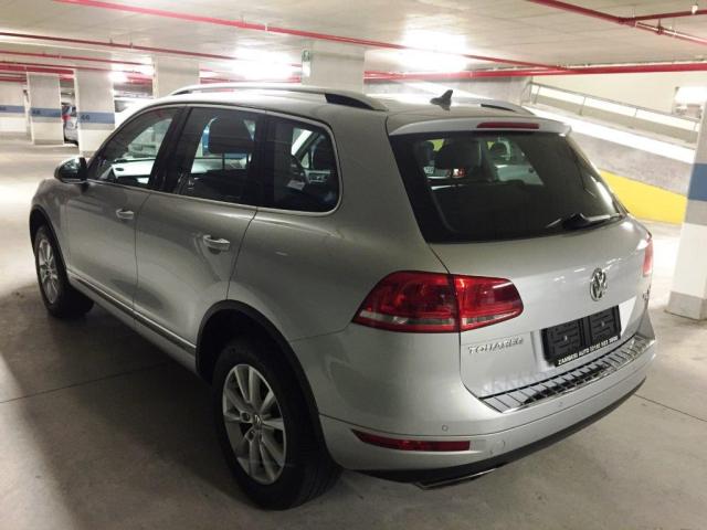 Volkswagen Touareg GP 2014 - Xe nhập Đức Volkswagen Touareg GP đời 2014, màu bạc, cam kết giá tốt nhất thị trường. LH Hương: 0902.608.293
