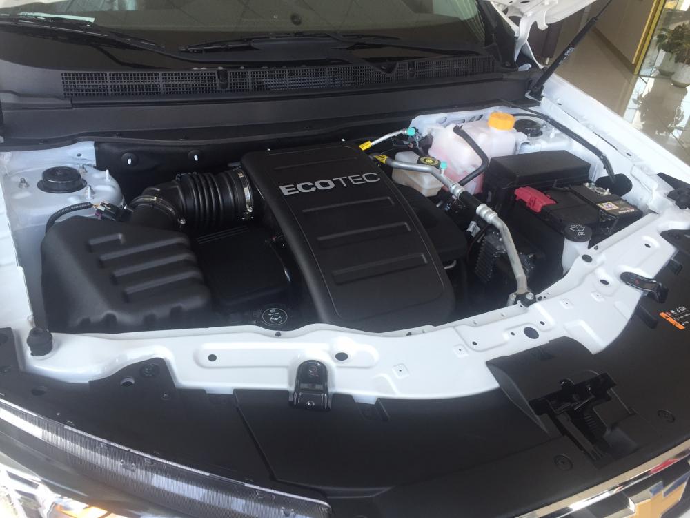 Chevrolet Captiva LTZ 2017 - Bán Chevrolet Captiva LTZ đời 2017, màu trắng