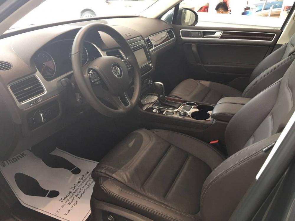Volkswagen Touareg GP 2014 - Xe nhập Đức Volkswagen Touareg GP đời 2014, màu bạc, cam kết giá tốt nhất thị trường. LH Hương: 0902.608.293