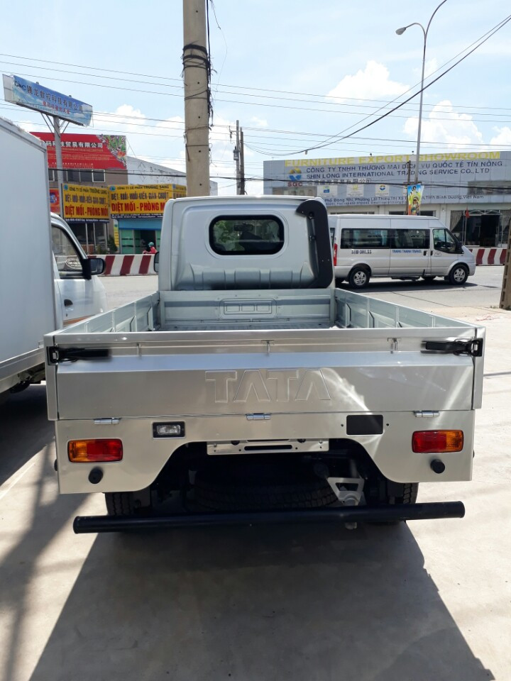 Xe tải 5000kg 2017 - Bán ô tô xe tải 1 tấn - dưới 1,5 tấn 2017, màu bạc, giá chỉ 250 triệu