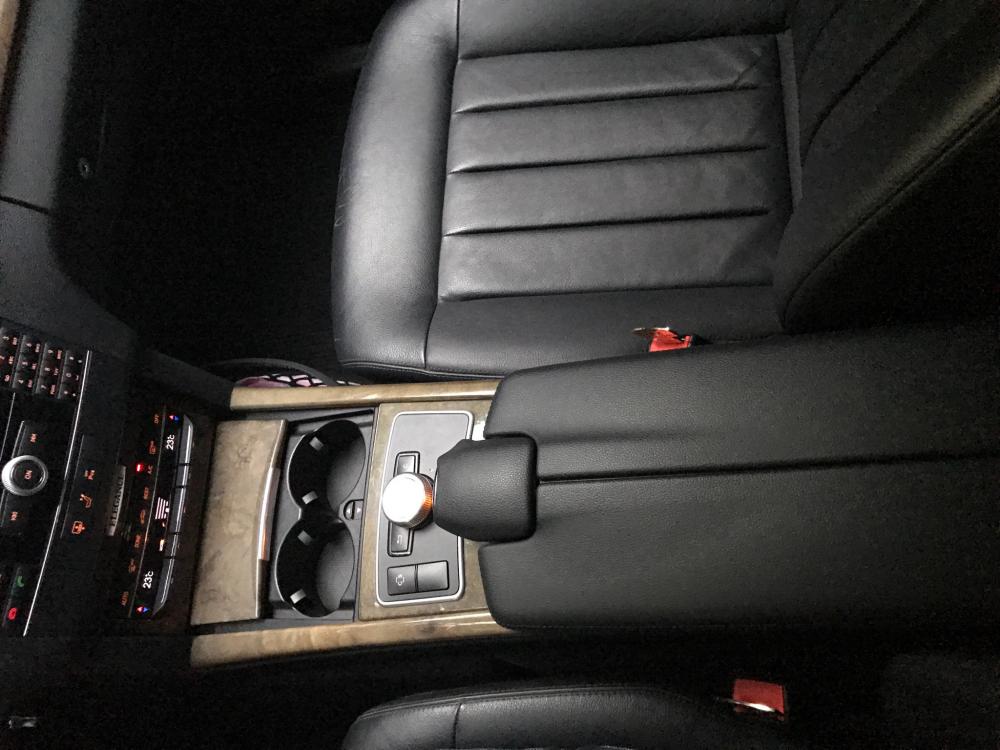 Mercedes-Benz E300 2010 - Chính chủ bán xe Mercedes E300 Model 2010, màu đen