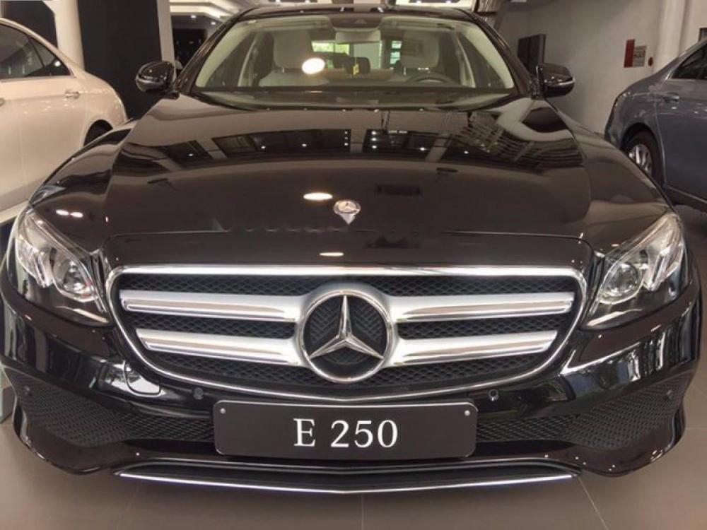 Mercedes-Benz E250 2017 - Bán Mercedes E250 đời 2017, màu đen