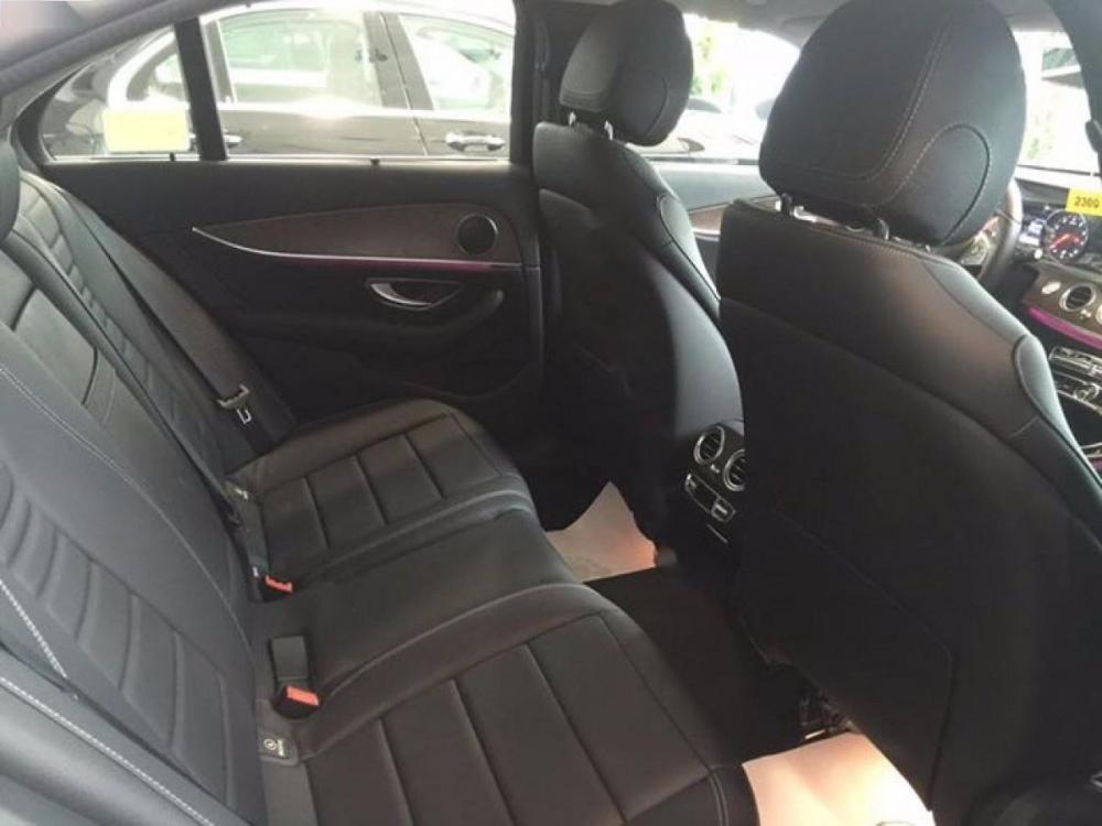 Mercedes-Benz E200 2017 - Cần bán Mercedes E200 đời 2017, màu bạc