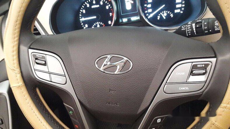 Hyundai Santa Fe 4WD 2016 - Cần bán lại xe Hyundai Santa Fe 4WD đời 2016, màu trắng