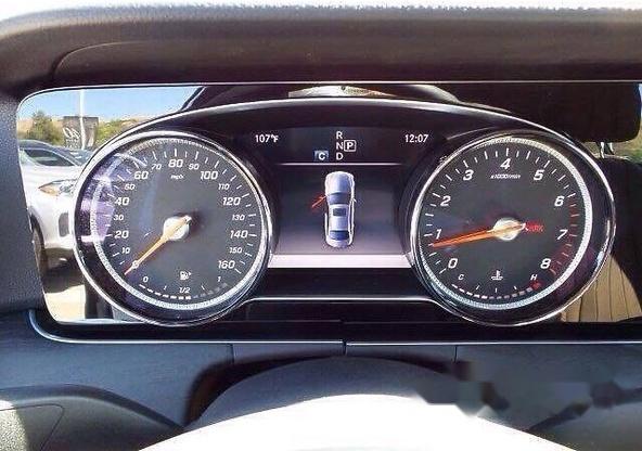 Mercedes-Benz E300  AMG 2017 - Bán Mercedes E300 AMG đời 2017, màu trắng