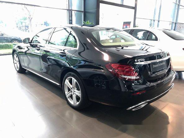 Mercedes-Benz E250 2017 - Bán xe Mercedes E250 đời 2017, màu đen