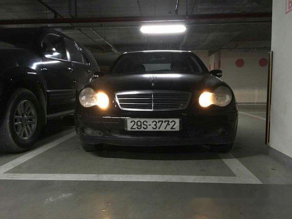 Mercedes-Benz C200 2002 - Bán ô tô Mercedes C200 đời 2002, màu đen