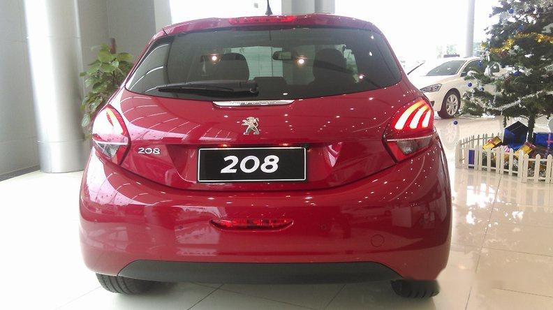 Peugeot 208 Facelift 2015 - Bán ô tô Peugeot 208 Facelift đời 2015, màu đỏ