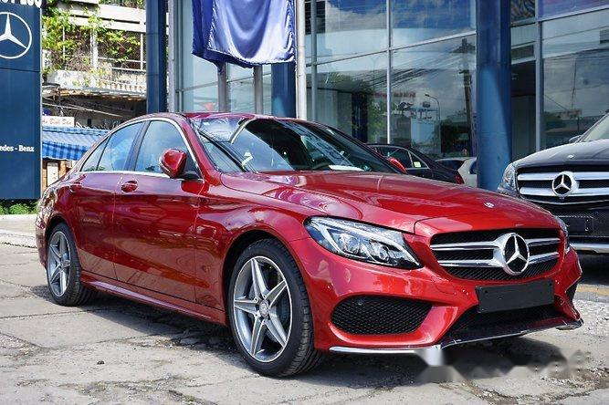 Mercedes-Benz C300  AMG 2017 - Bán Mercedes C300 AMG năm 2017, màu đỏ