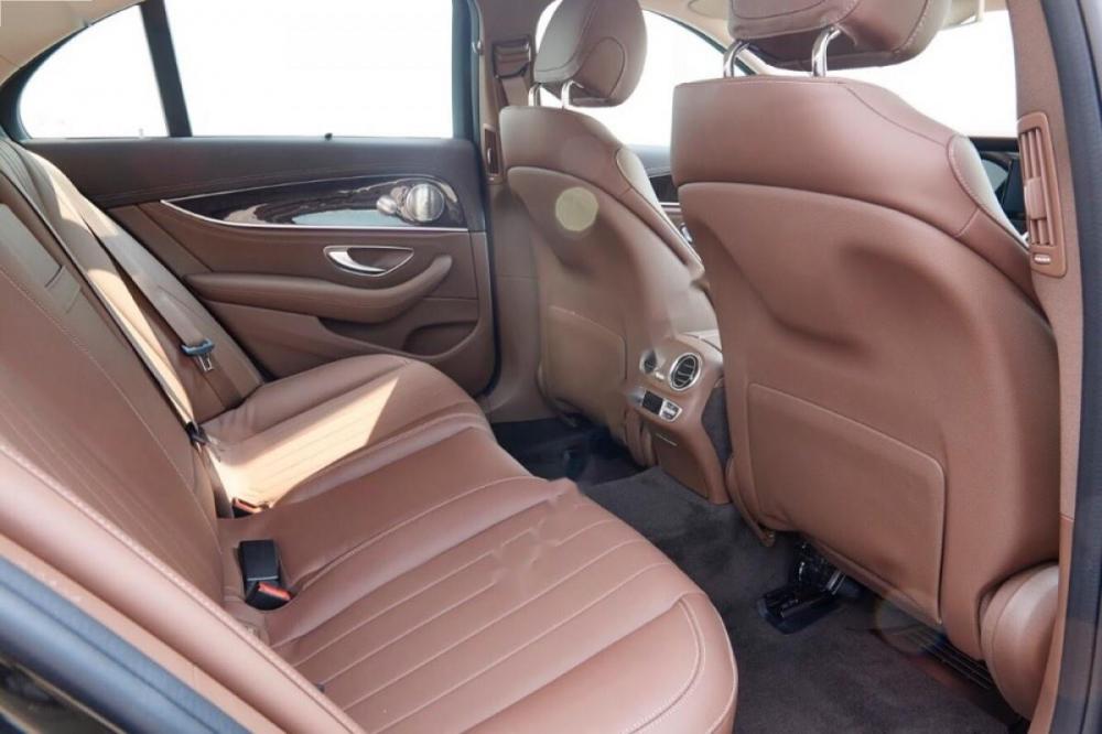 Mercedes-Benz E250   2017 - Bán Mercedes đời 2017, màu đen