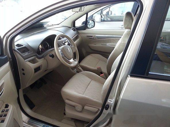 Suzuki Ertiga 2016 - Bán ô tô Suzuki Ertiga đời 2016, màu vàng