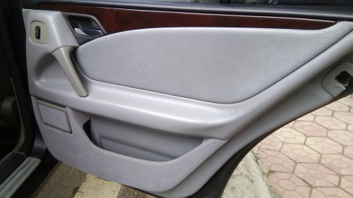 Mercedes-Benz E230  2.3 MT  1995 - Bán Mercedes E230 2.3 MT sản xuất 1995, màu đen