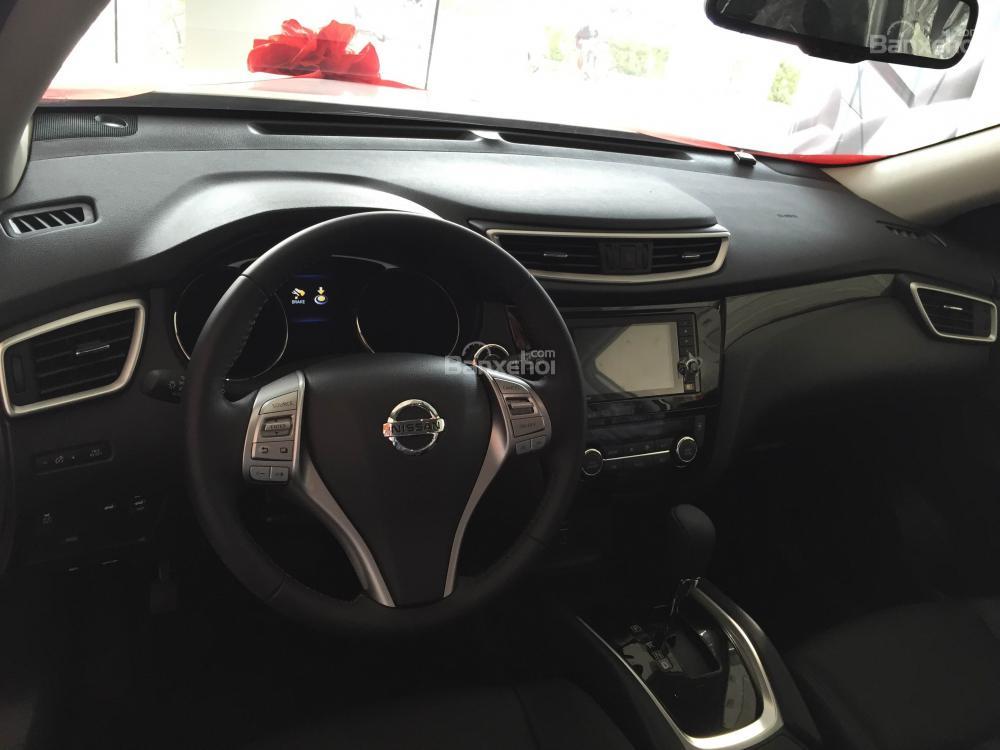 Nissan X trail SV 2017 - Cần bán xe Nissan X trail SV đời 2017, màu trắng