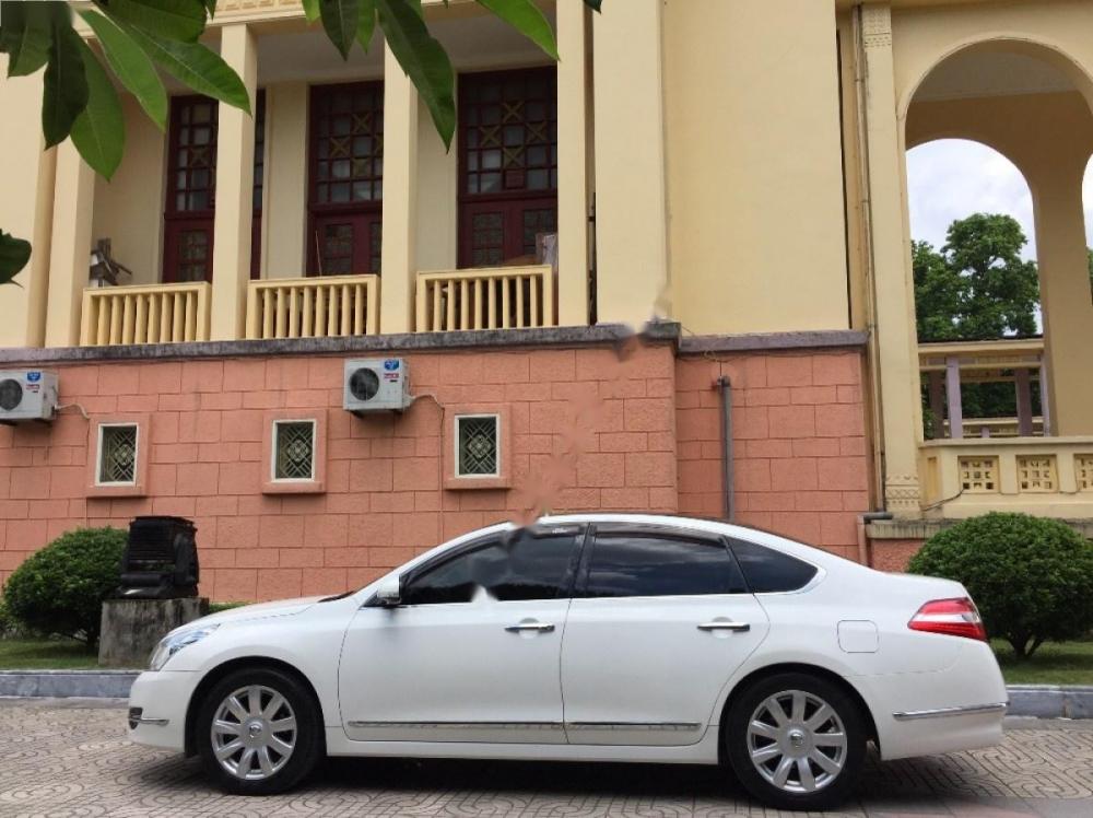 Nissan Teana 2.5AT 2010 - Bán ô tô Nissan Teana 2.5AT đời 2010, màu trắng, nhập khẩu nguyên chiếc, giá chỉ 655 triệu
