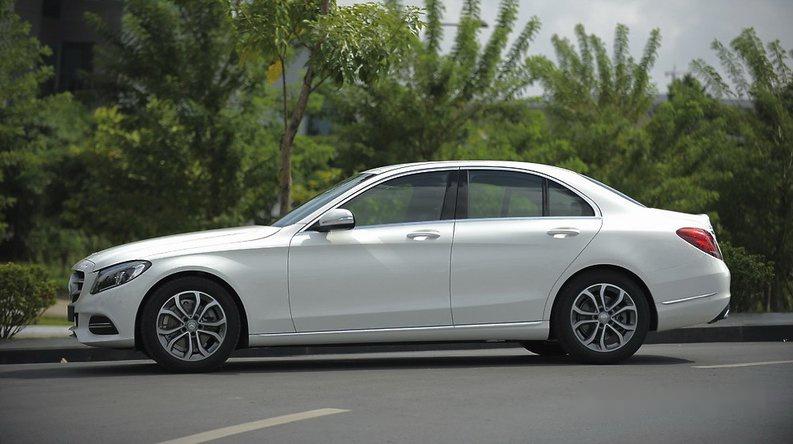 Mercedes-Benz C200 2016 - Chính chủ bán Mercedes C200 đời 2016, màu trắng