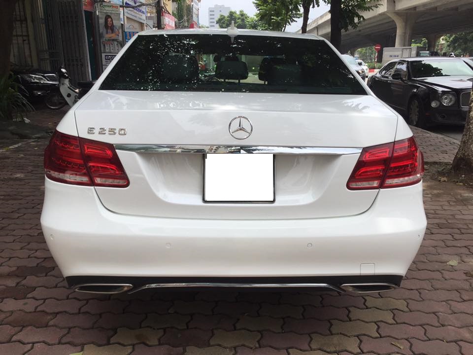 Mercedes-Benz E250 2013 - Bán Mercedes E250 2013 màu trắng, nội thất đen