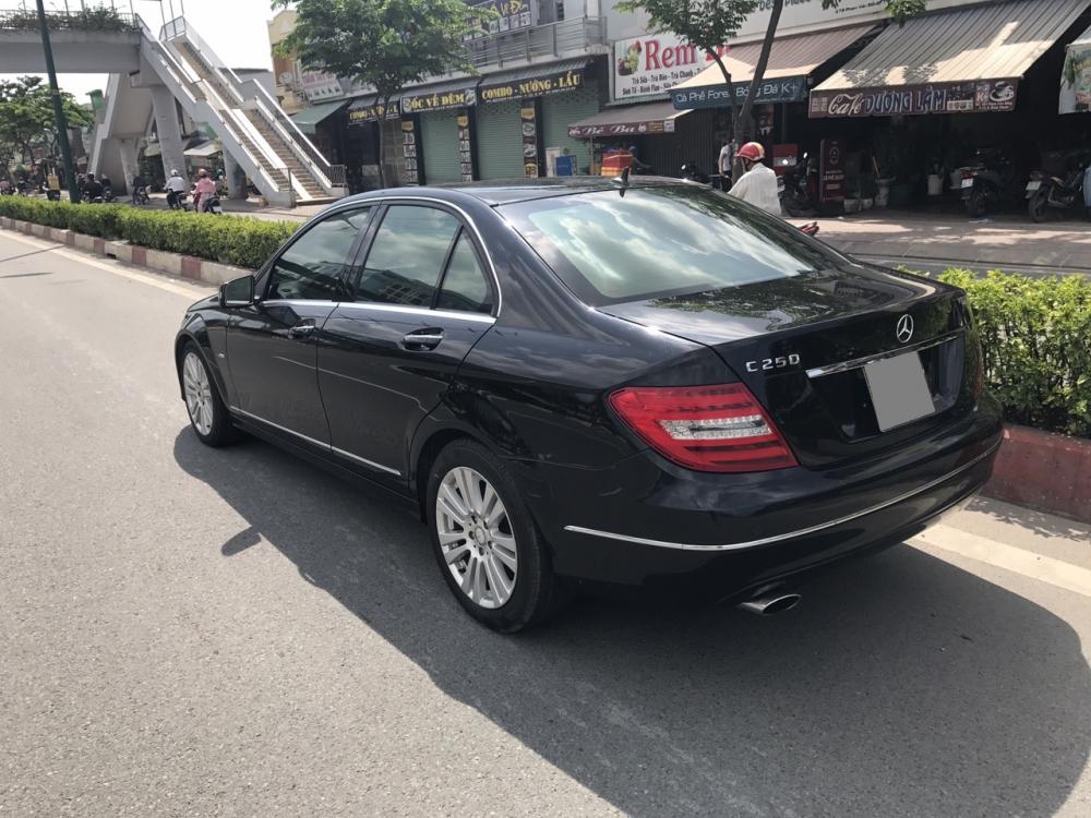Mercedes-Benz C250 2013 - Cần bán xe Mercedes C250 2013 màu đen, số tự động