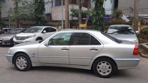Mercedes-Benz C200  2.0 MT  2000 - Chính chủ bán xe Mercedes C200 2.0 MT sản xuất 2000, màu bạc