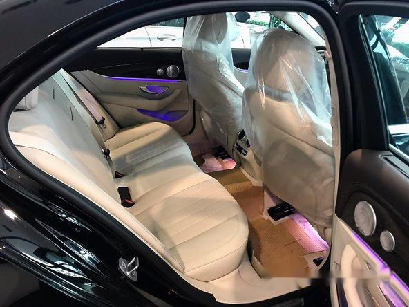 Mercedes-Benz E250 2017 - Bán xe Mercedes E250 đời 2017, màu đen