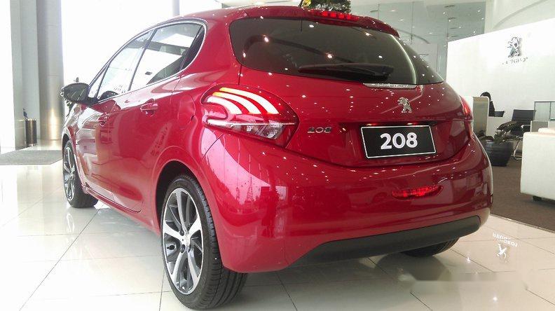 Peugeot 208 Facelift 2015 - Bán ô tô Peugeot 208 Facelift đời 2015, màu đỏ