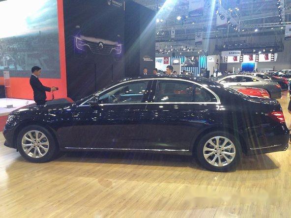 Mercedes-Benz E200 2017 - Bán Mercedes E200 đời 2017, màu đen, nhập khẩu  