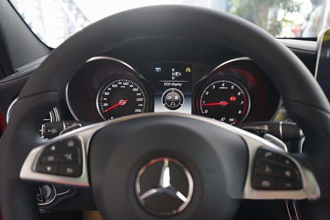 Mercedes-Benz C300  AMG 2017 - Bán Mercedes C300 AMG năm 2017, màu đỏ