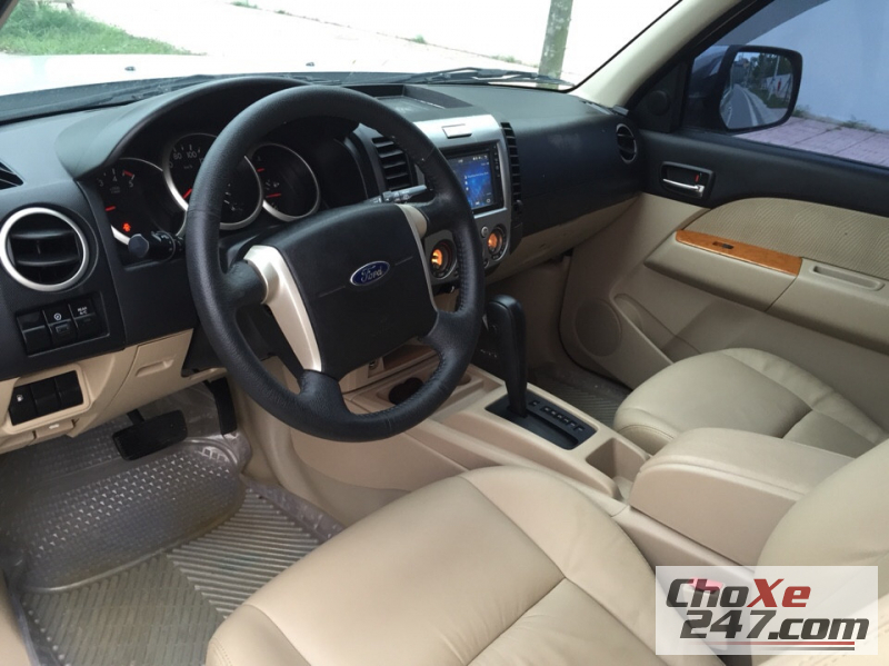 Ford Everest 2.5 2103 - Cần bán lại xe Ford Everest 2.5 đời 2103, số tự động, giá chỉ 645 triệu
