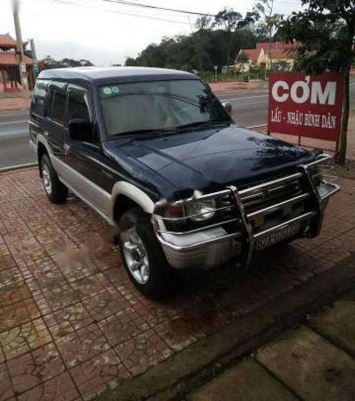 Mitsubishi Pajero 4WD 2000 - Bán Mitsubishi Pajero 4WD đời 2000, màu đen, xe nhập 