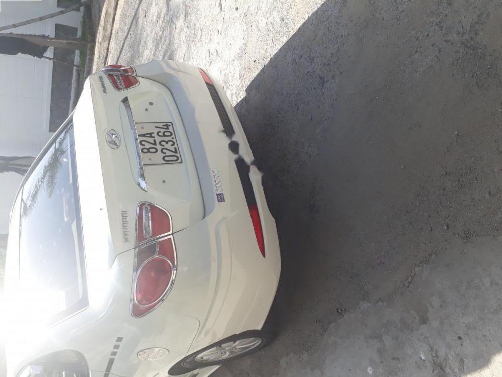 Hyundai Avante 2012 - Cần bán Hyundai Avante đời 2012, màu trắng