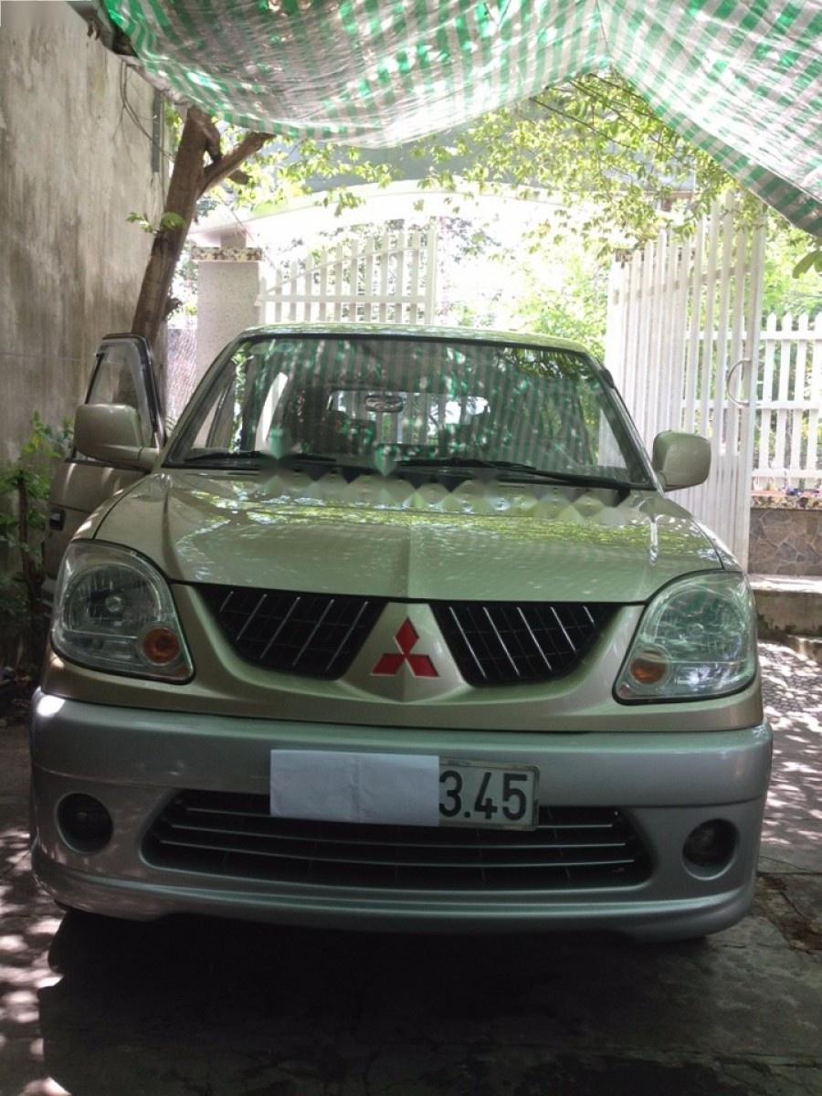 Mitsubishi Jolie SS 2005 - Bán xe Mitsubishi Jolie SS sản xuất 2005, màu vàng 