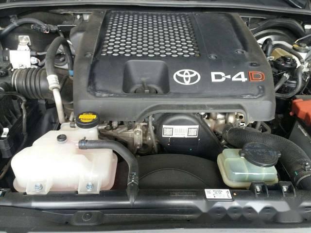 Toyota Hilux   G 3.0 2016 - Bán Toyota Hilux G 3.0 đời 2016, màu xám xe gia đình