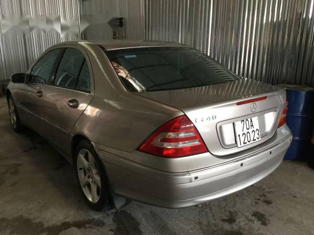 Mercedes-Benz C class C240 2004 - Cần bán xe Mercedes C240 đời 2004, giá chỉ 250 triệu