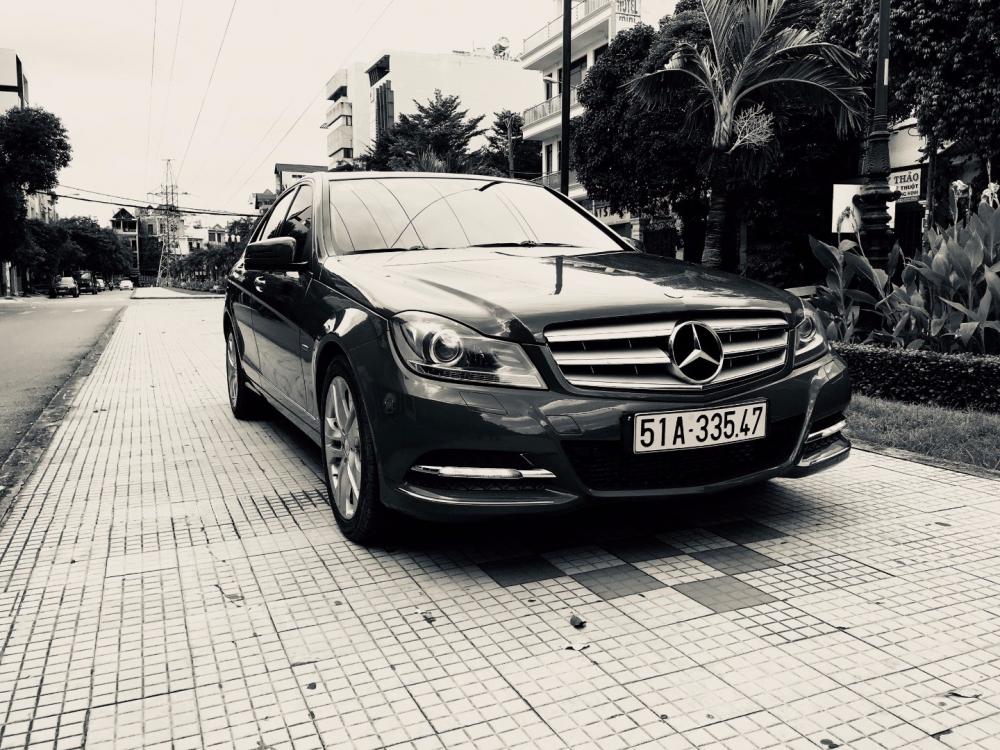 Mercedes-Benz C200 2011 - Bán ô tô Mercedes C200 năm 2011, màu đỏ, nhập khẩu nguyên chiếc, 745 triệu