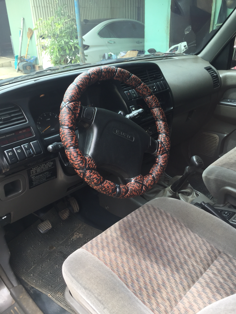 Isuzu Trooper 1997 - Bán xe Isuzu trooper 1997 3.2 máy xăng chuyên dụng đi công trình