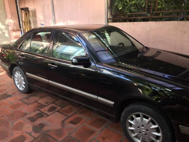 Mercedes-Benz E class 2002 - Bán ô tô Mercedes đời 2002, màu đen