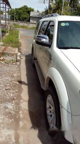 Ford Everest 2015 - Bán ô tô Ford Everest năm 2015, màu trắng, giá 720tr