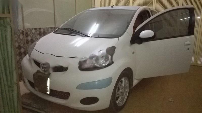 Toyota Yago 2012 - Bán Toyota Aygo năm 2012, màu trắng, nhập khẩu