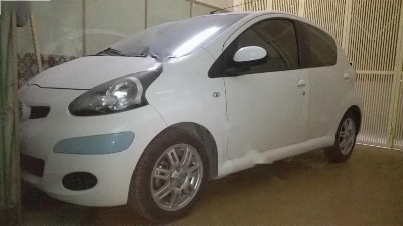 Toyota Yago 2012 - Bán Toyota Aygo năm 2012, màu trắng, nhập khẩu