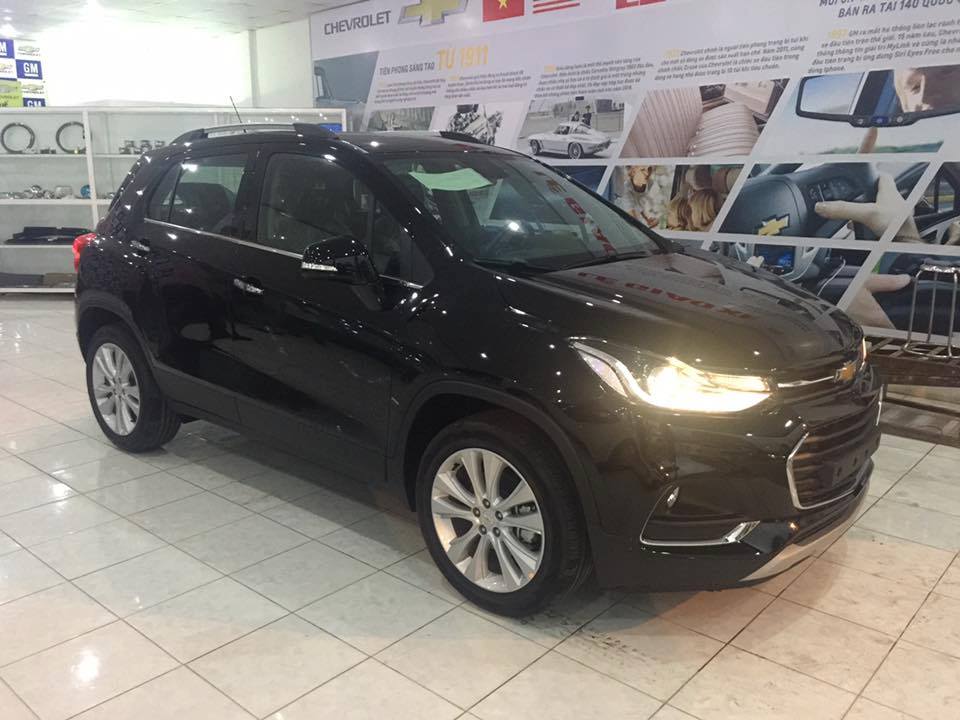 Chevrolet Trax 2017 - Bán ô tô Chevrolet Trax đời 2017, màu đen, nhập khẩu, 679 triệu, LH: 093.1771.595 Mr Tiến