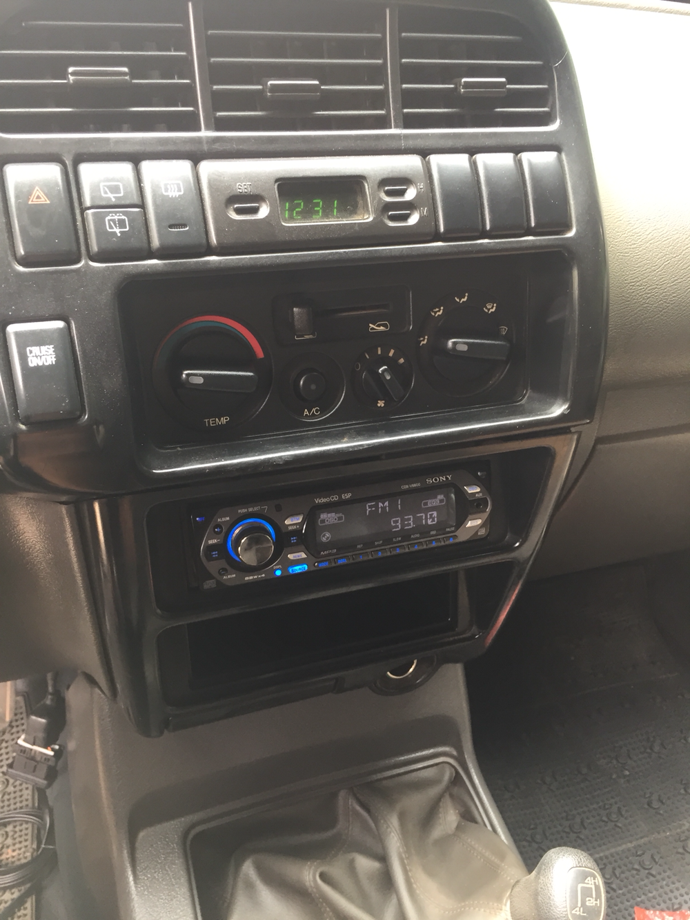 Isuzu Trooper 1997 - Bán xe Isuzu trooper 1997 3.2 máy xăng chuyên dụng đi công trình