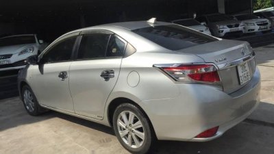 Toyota Vios J 2016 - Cần bán xe Toyota Vios năm 2016, màu bạc số sàn, giá 470tr