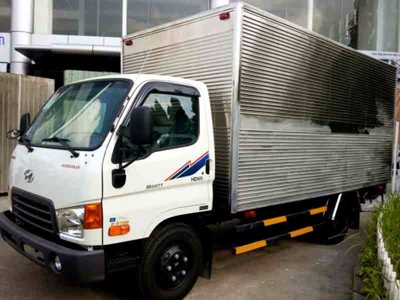 Hyundai HD 65 2017 - Bán xe Hyundai HD 65 đời 2017, màu trắng, nhập khẩu 