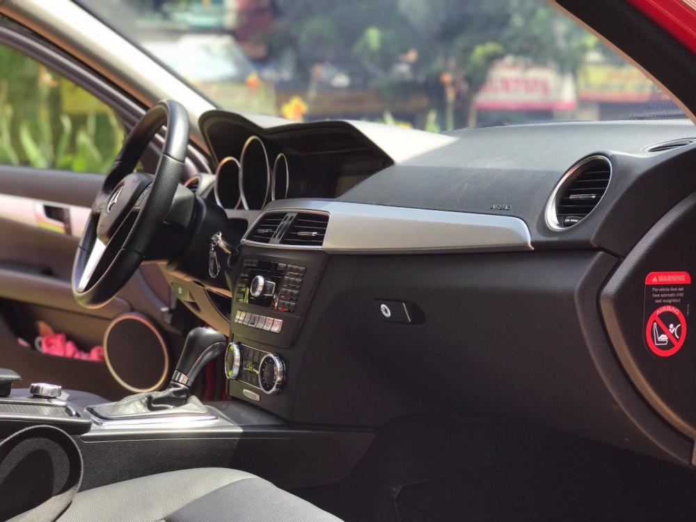 Mercedes-Benz C200 2011 - Bán ô tô Mercedes C200 năm 2011, màu đỏ, nhập khẩu nguyên chiếc, 745 triệu