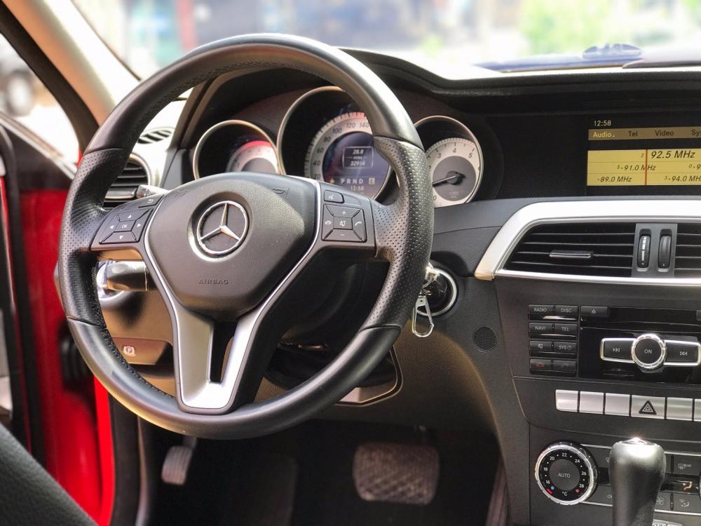 Mercedes-Benz C200 2011 - Bán ô tô Mercedes C200 năm 2011, màu đỏ, nhập khẩu nguyên chiếc, 745 triệu