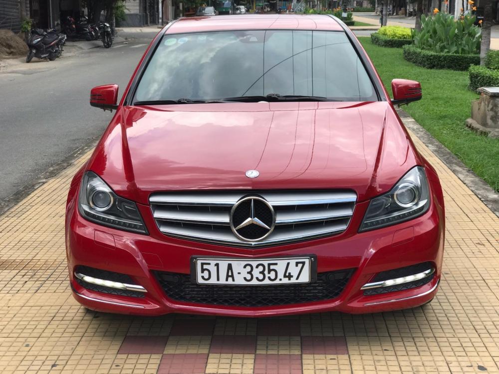 Mercedes-Benz C200 2011 - Bán ô tô Mercedes C200 năm 2011, màu đỏ, nhập khẩu nguyên chiếc, 745 triệu